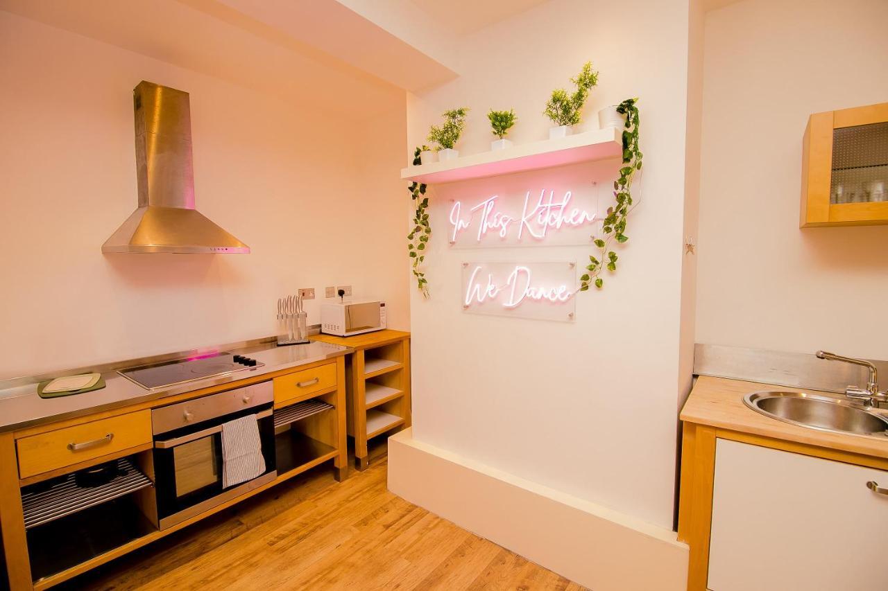 Unique Warehouse Style Flat - Amazing Location Appartamento Norwich Esterno foto