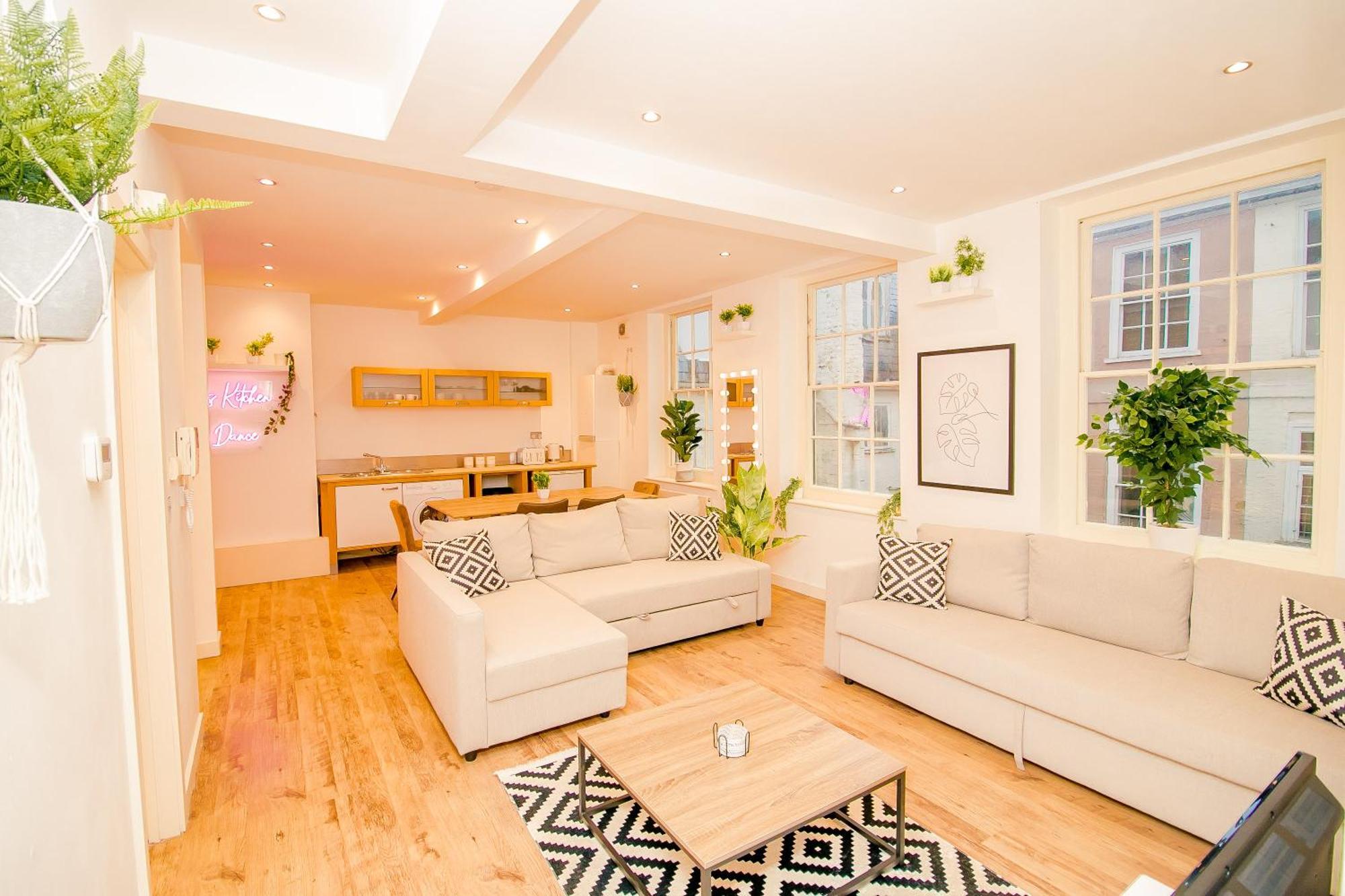 Unique Warehouse Style Flat - Amazing Location Appartamento Norwich Esterno foto